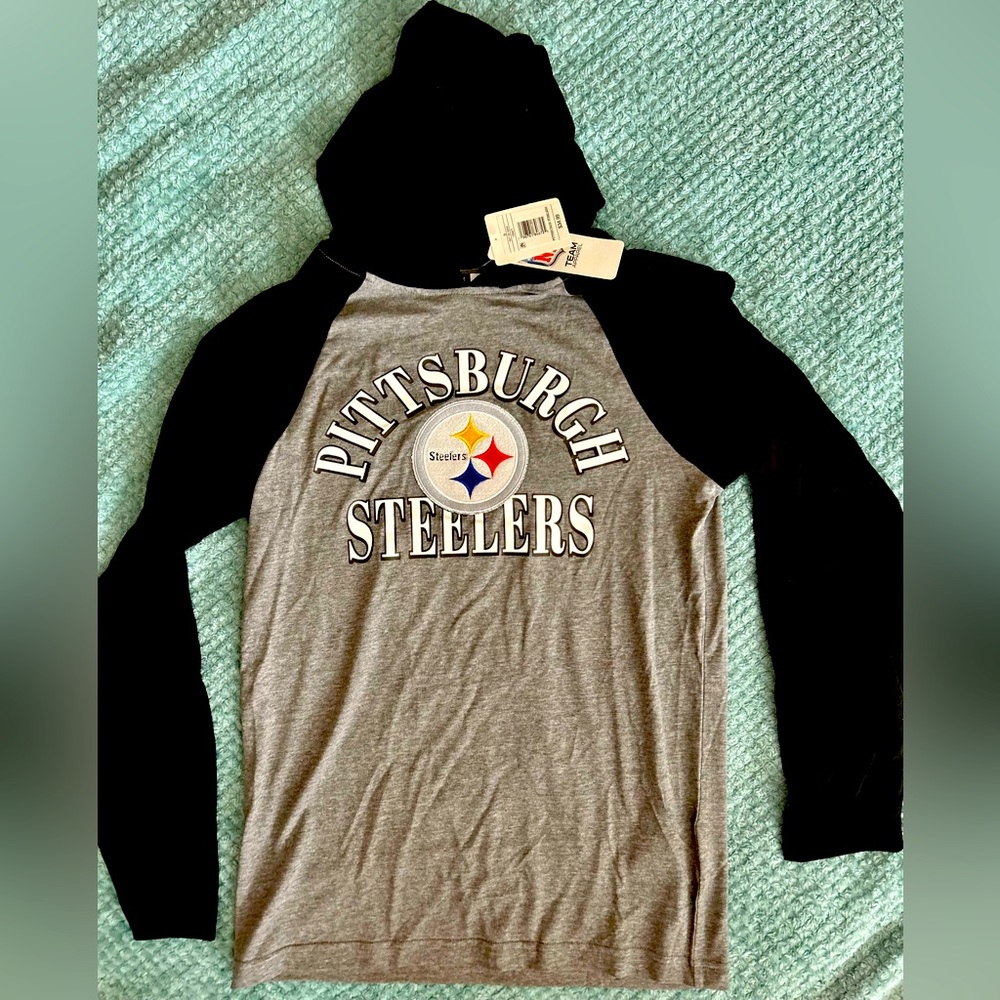 NWT - MEN’S PITTSBURGH STEELERS HOODED LONG SLEEVE TEE